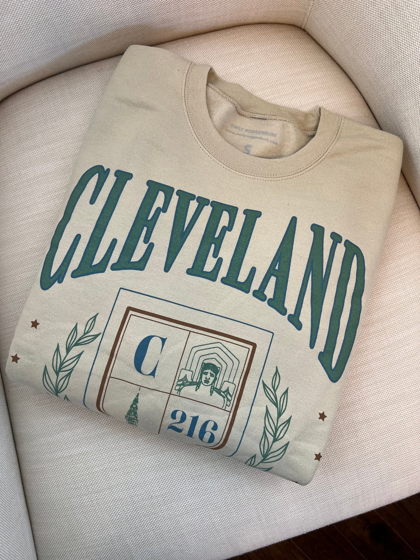 Cleveland Vintage-Style Crewneck Sweatshirt - Sand