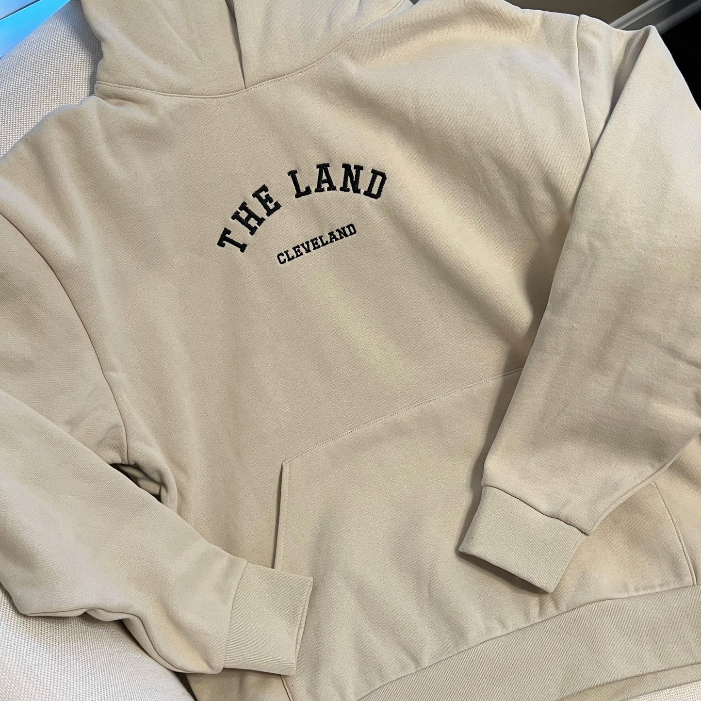 Essential The Land Hoodie - Ivory